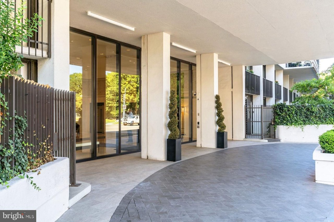 2700 Virginia Ave NW Unit 101/102