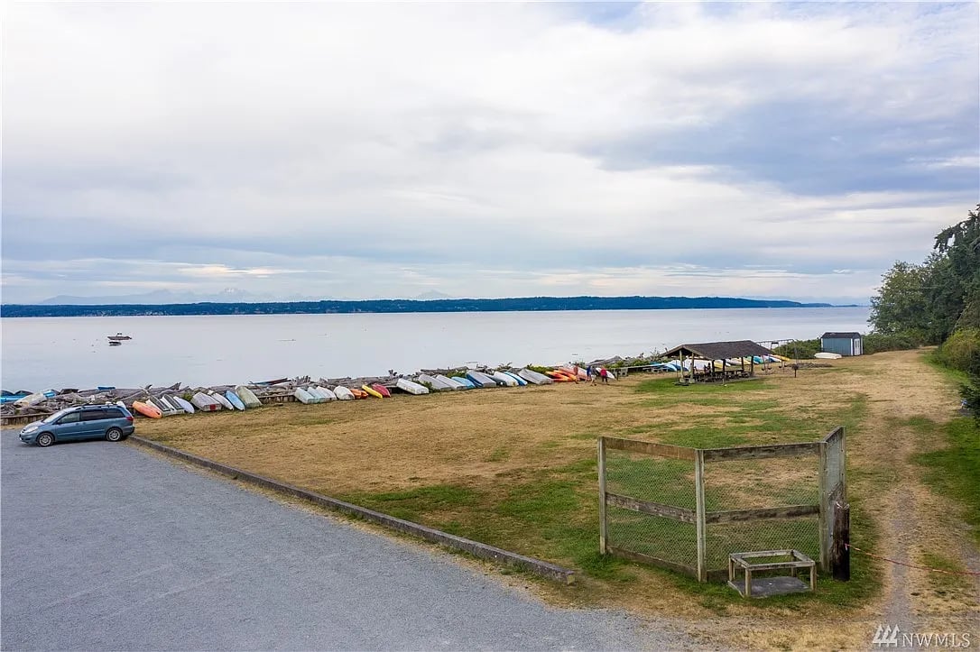 1389 SE Camano Dr