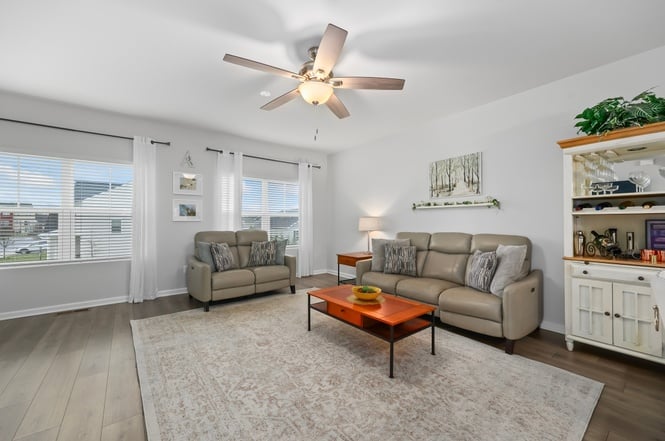 492 Parkland Dr