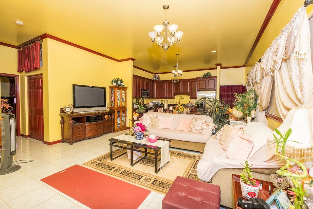 18 Waikalani Hema Pl