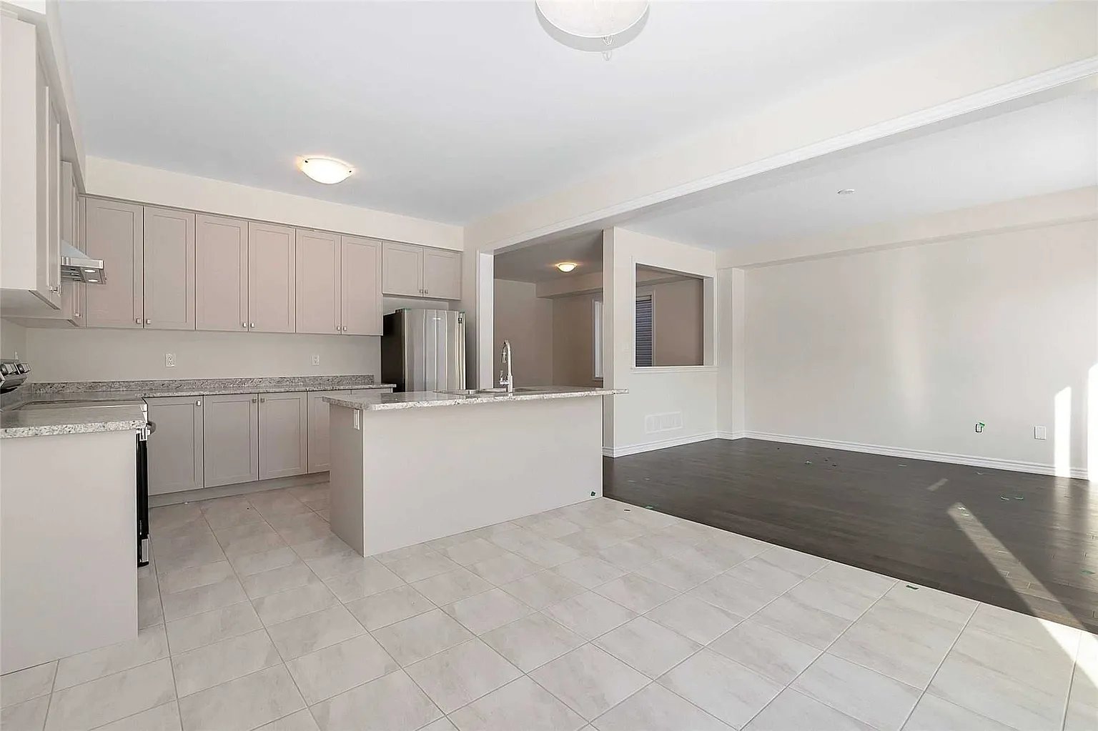22 Charm Place N
