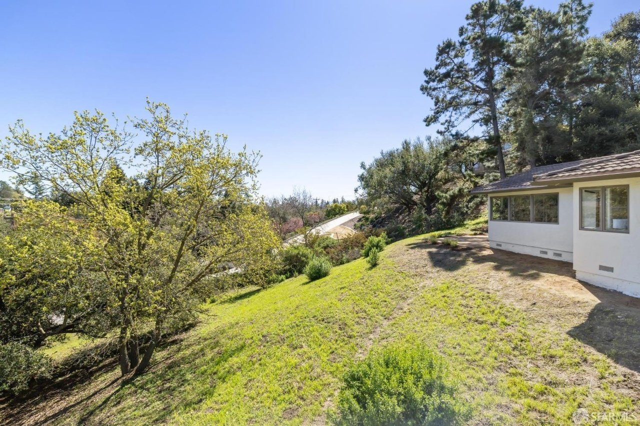 12769 Dianne Dr
