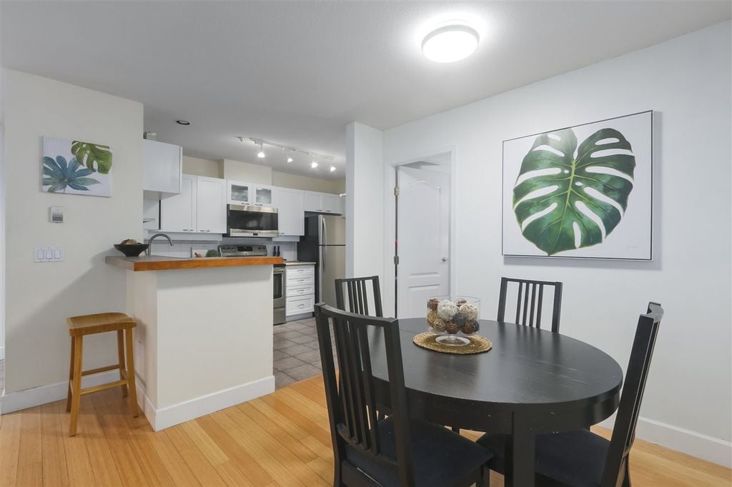657 W 7th Ave, #103