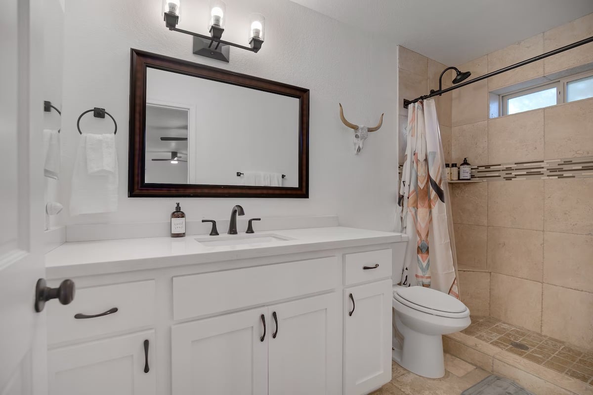 Huge Golf Course Home-Free Heated Pool/Theatre/Gym