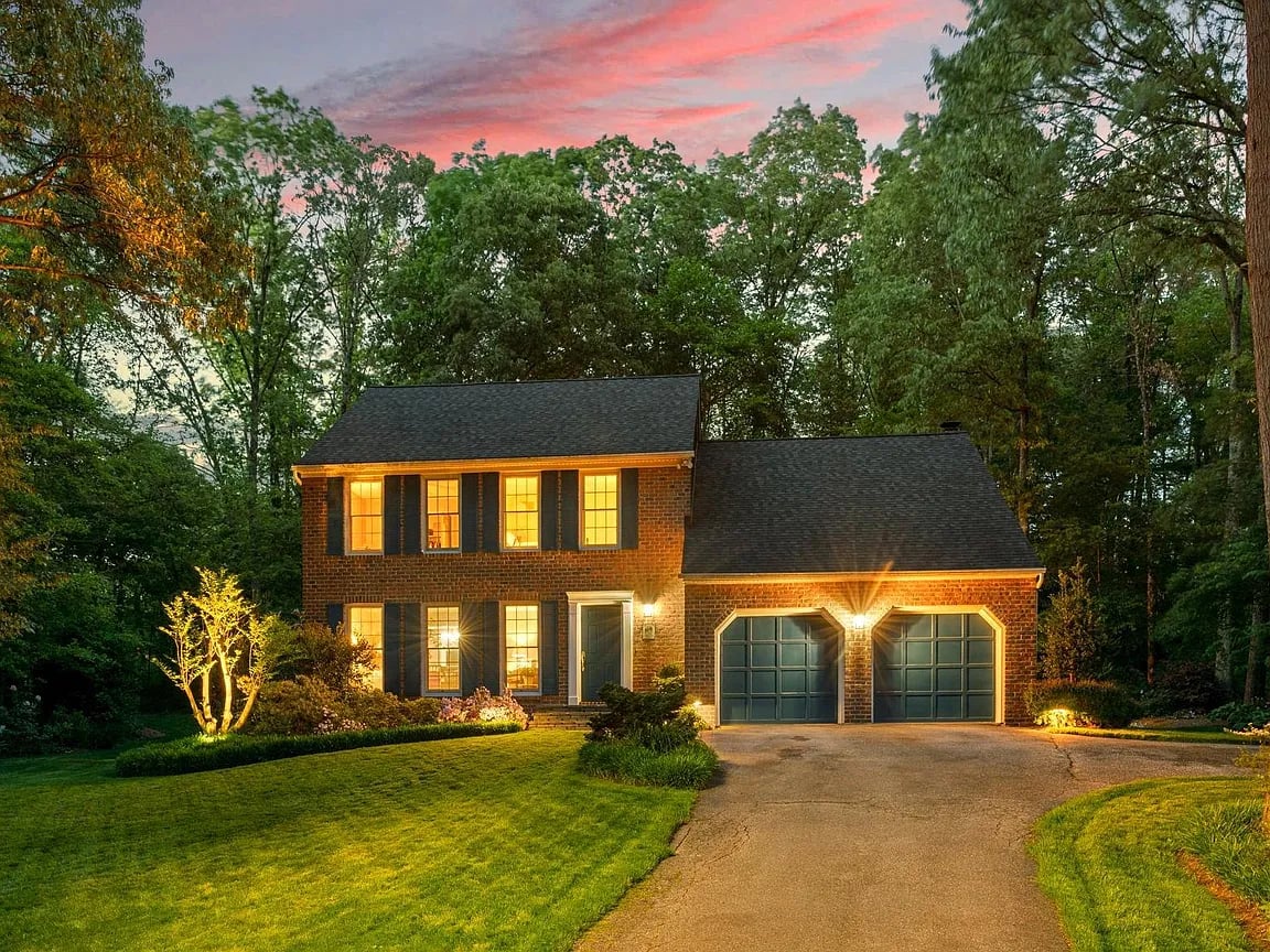 116 Amesbury Ct