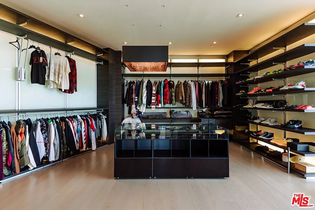 9199 Thrasher Ave