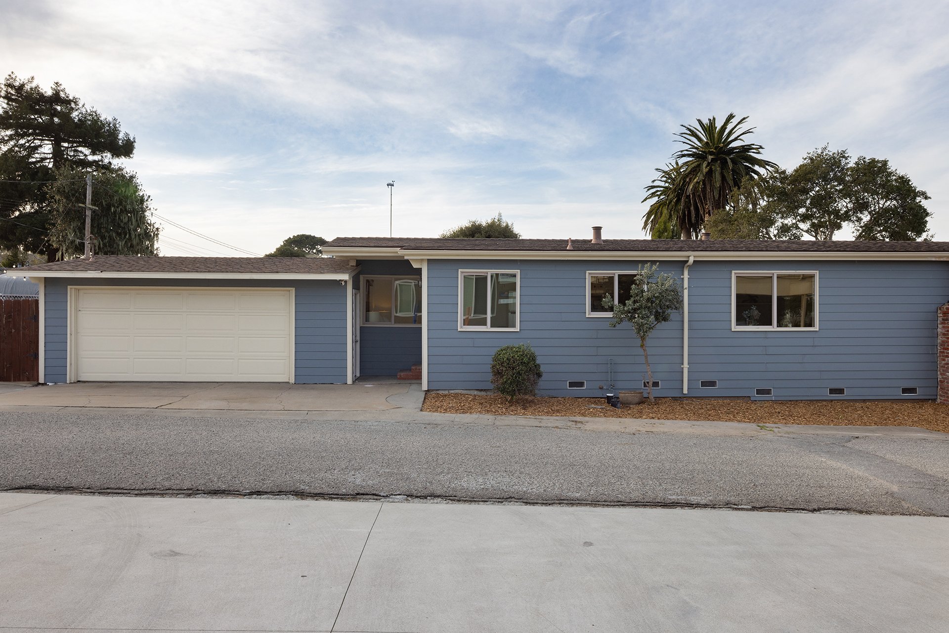 Pacific Grove Jewel - 603 Gibson Ave