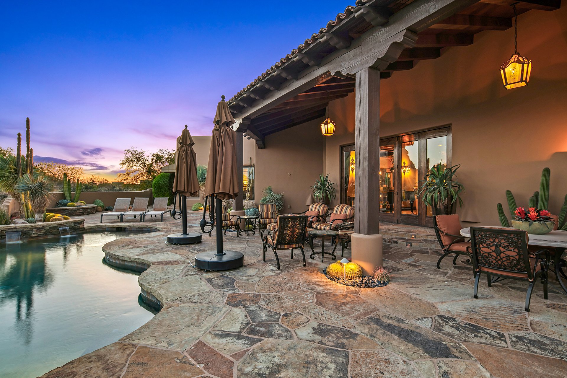 7311 E ARROYO HONDO Road