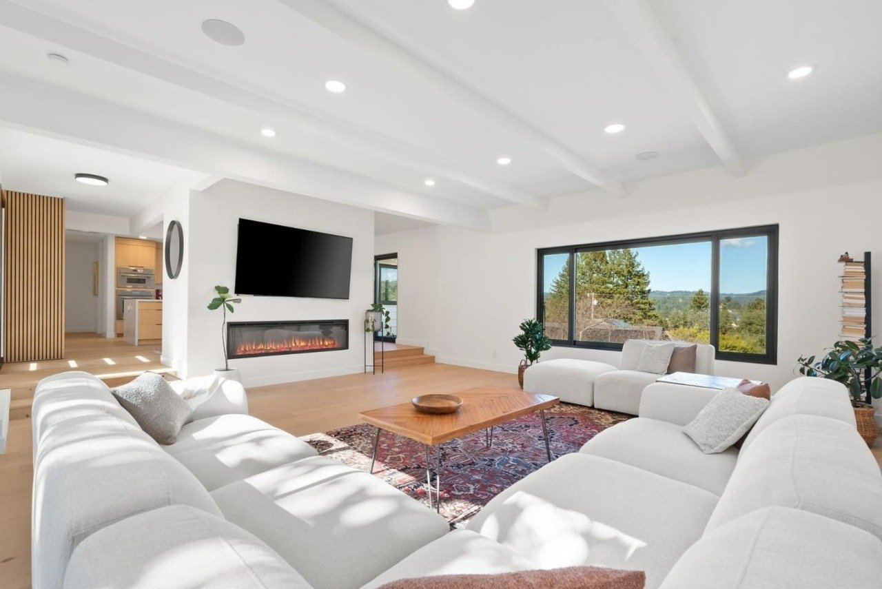 345 Estrella Dr