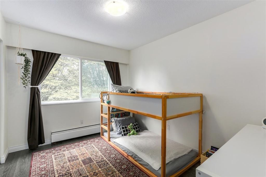 822 Premier St, #5