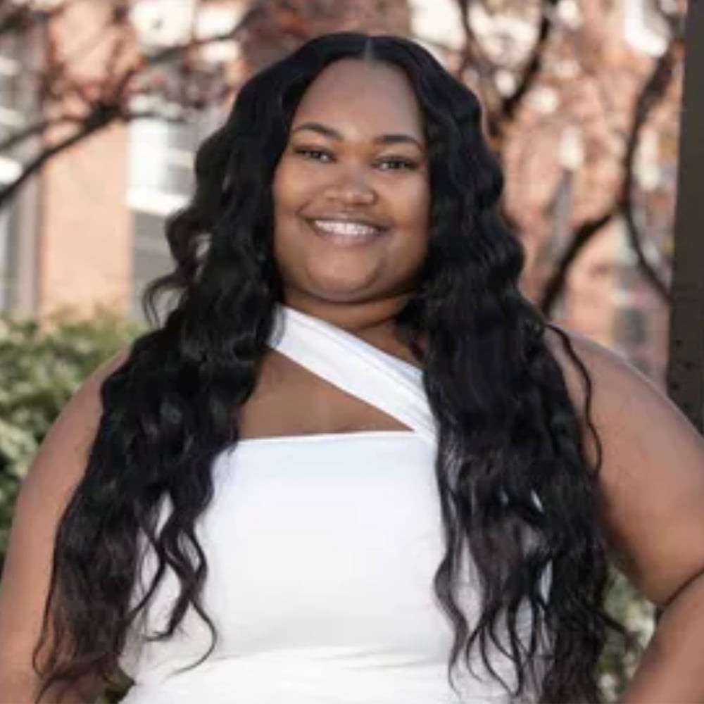 Alyssa Tucker Bayside, WI Real Estate Agent Headshot