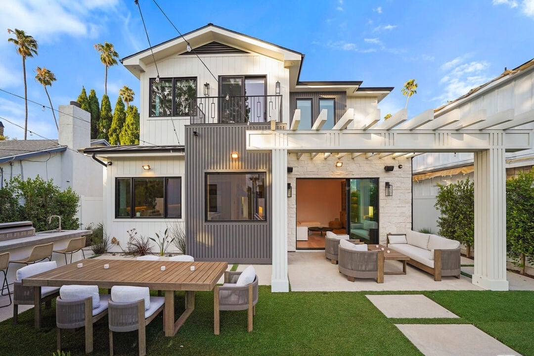 Fairmont Reserve, S Bundy Dr, 90049