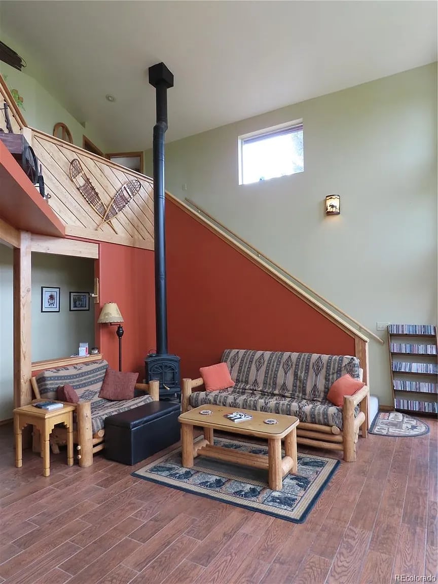 1051 Spring Valley Ln