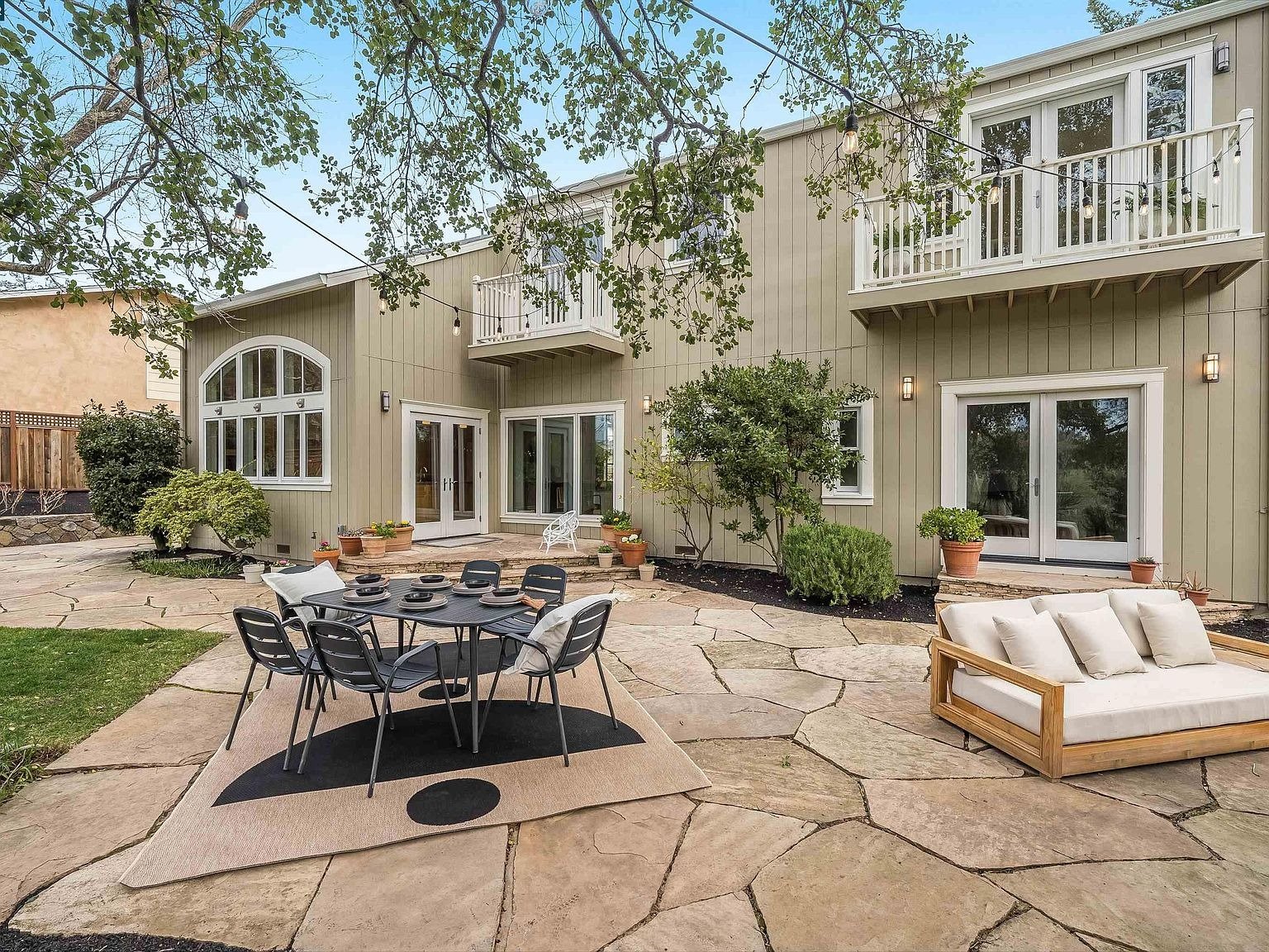 37 Bacon Ct