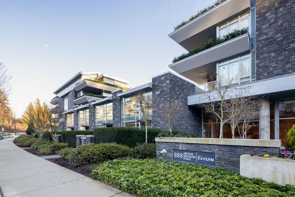 888 Arthur Erickson Pl, #404