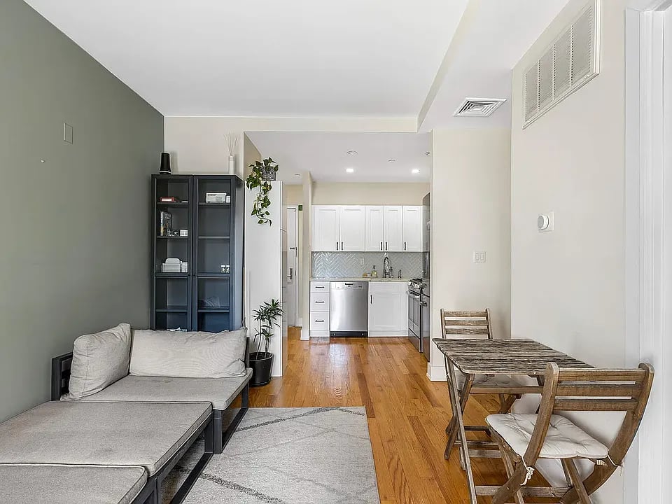 282A Nassau Ave Unit: 1B