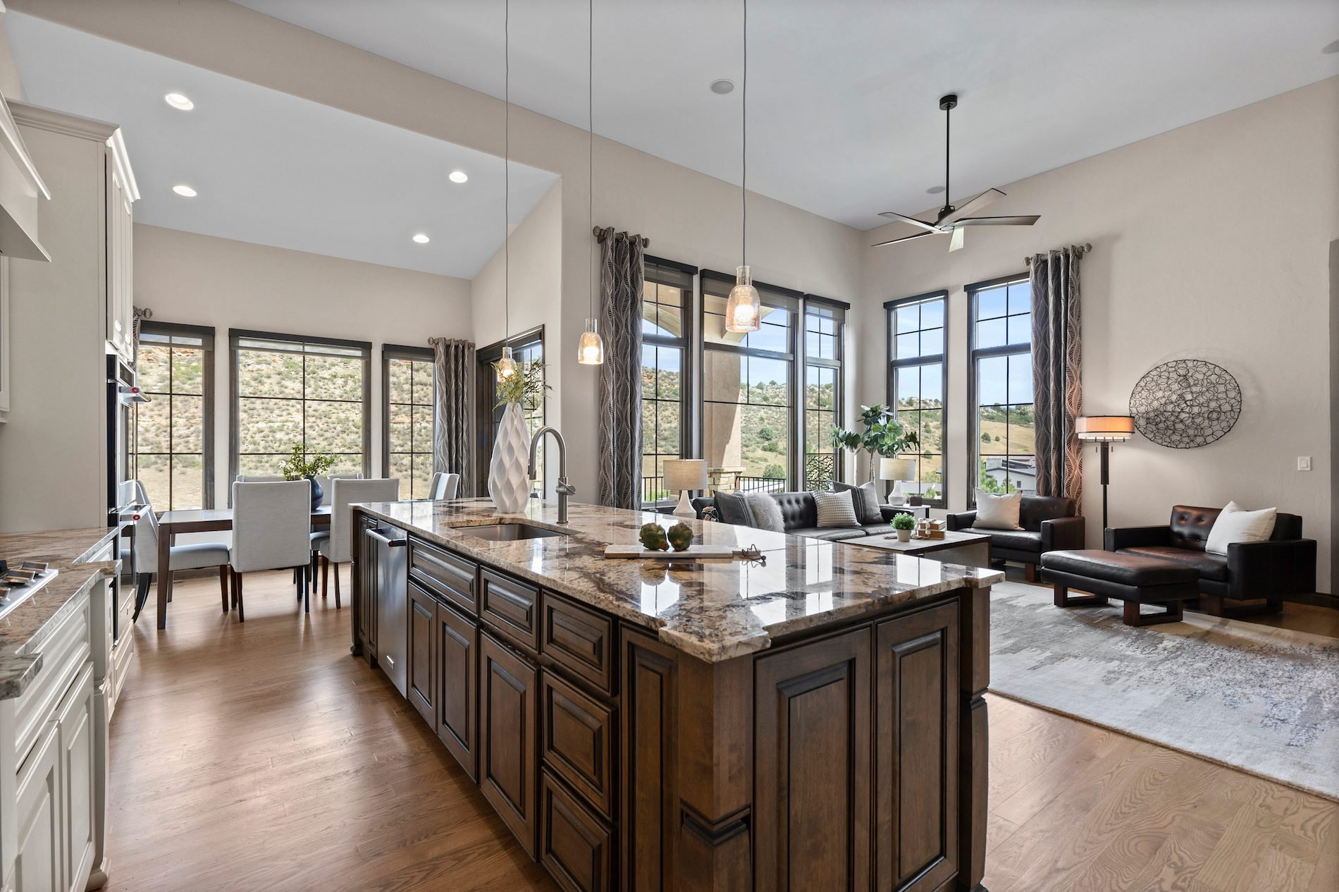 8122 Raphael Lane