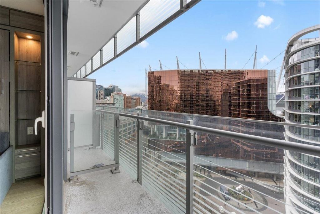 89 Nelson St, #1410