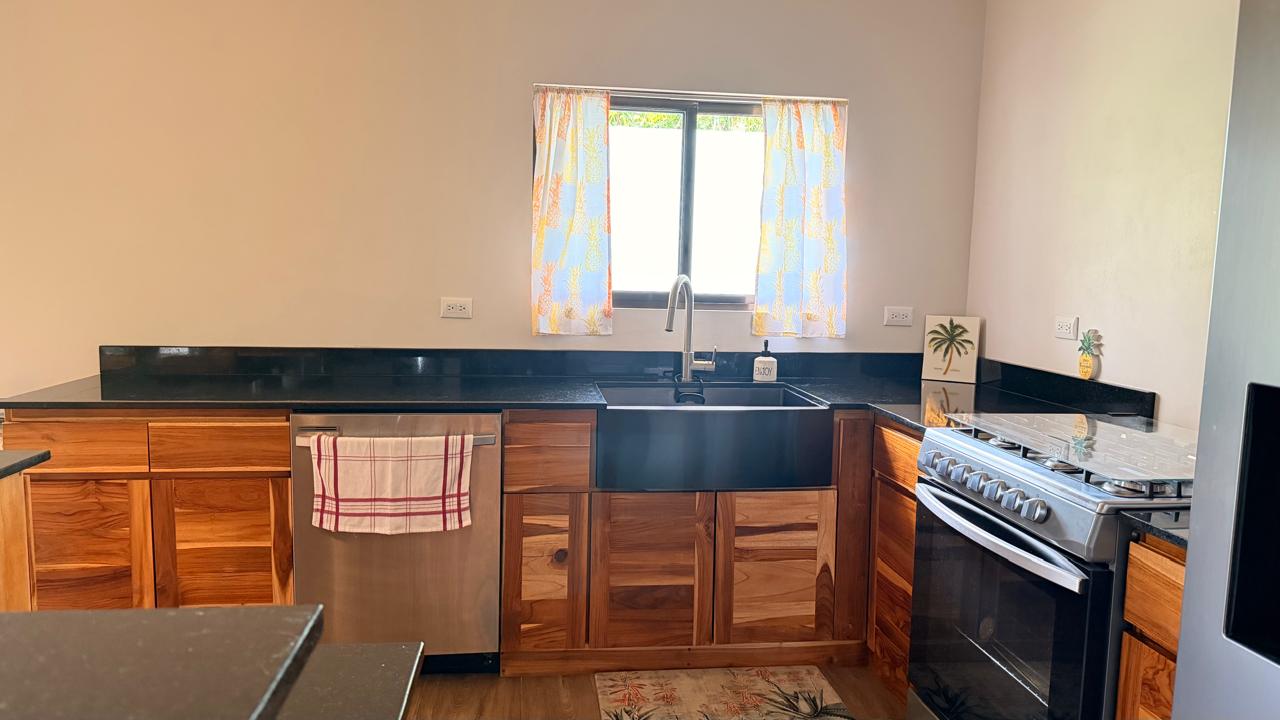 Vista Montaña - Beautiful residence in the desirable Finca Los Alfaro - Quepos
