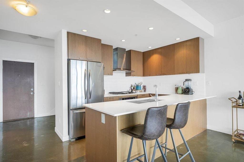 221 Union St, #906