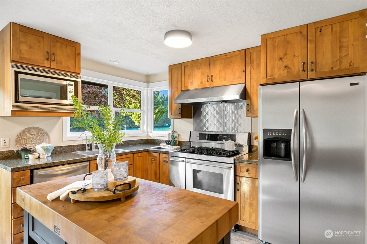 947 W Lake Samish Dr