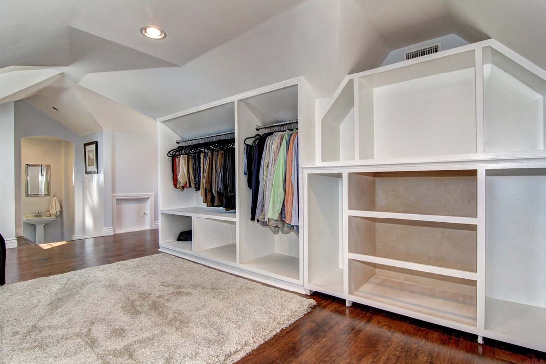 Just Listed! Gorgeous Home with The Walk in Closet of Your Dreams!