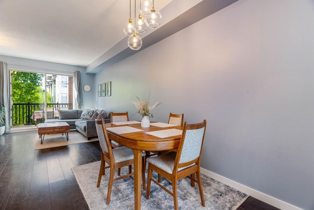 8473 163 St, #11