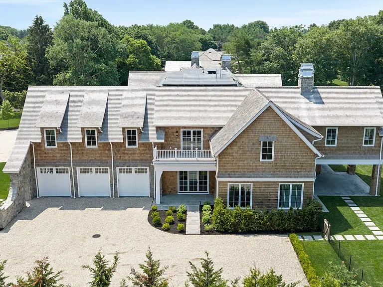 120 Halsey Ln