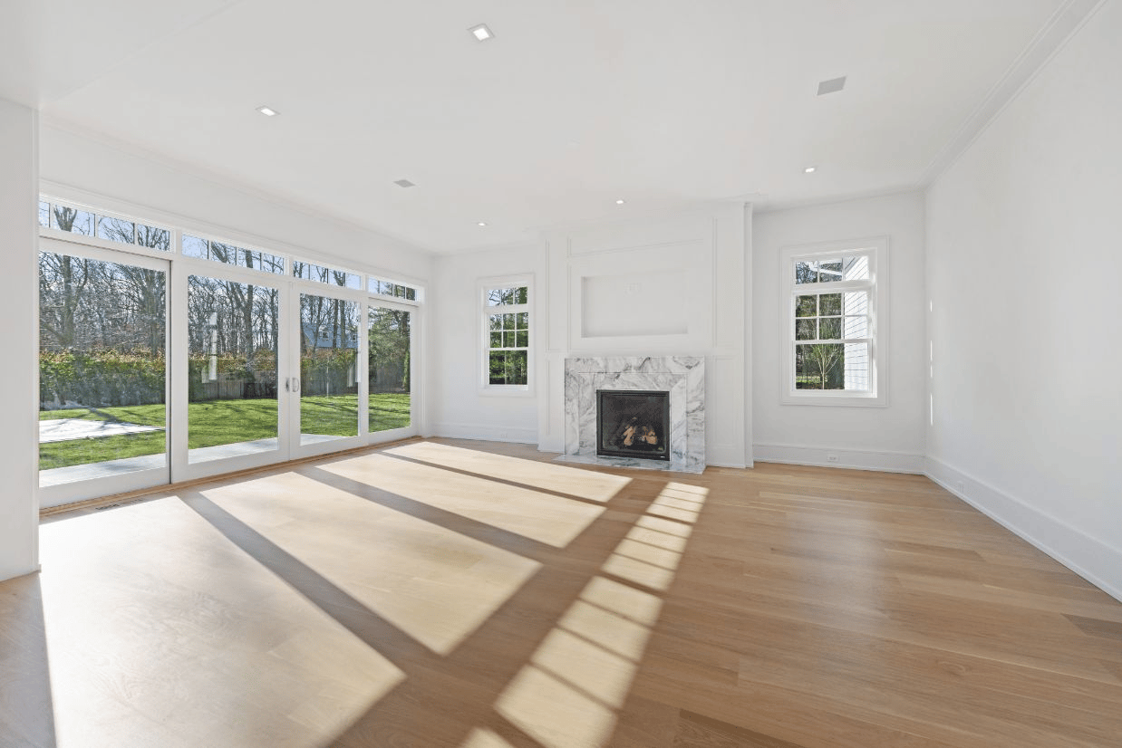 428 Edge of Woods Rd