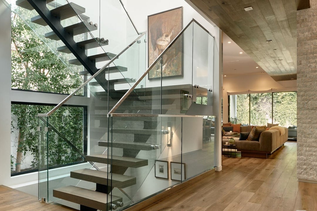 N Bowling Green Way, 90049