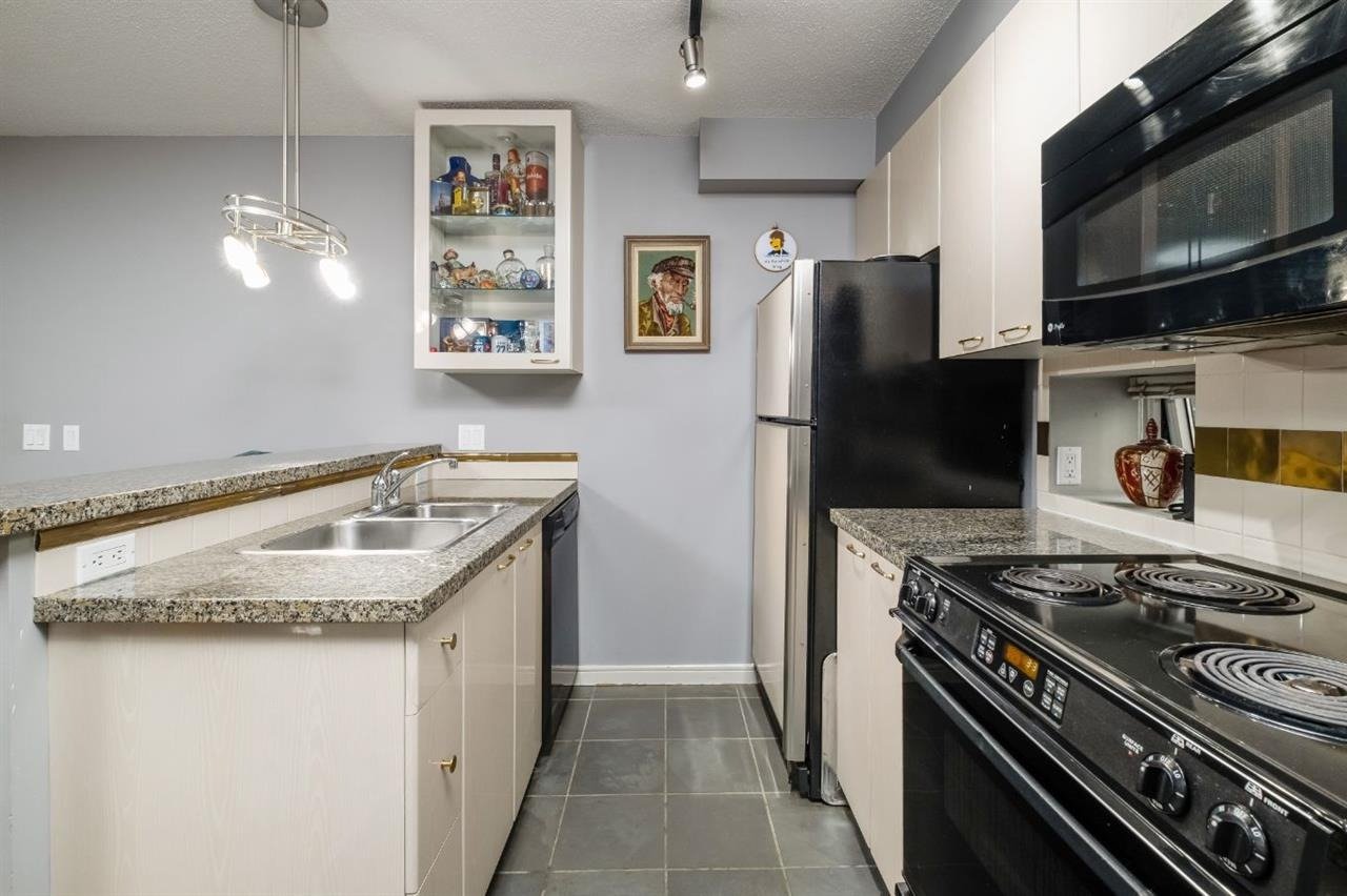 1068 Hornby St, #1405