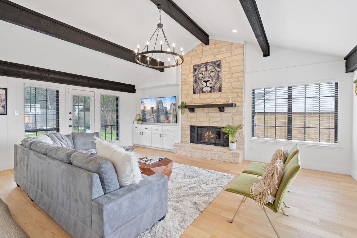 1401 Quaker Ridge Dr