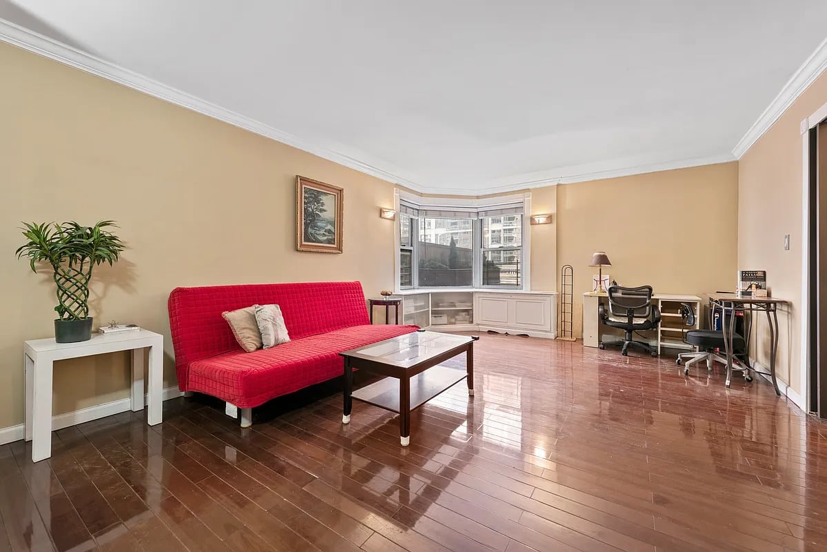 360 East 72nd Street #B211