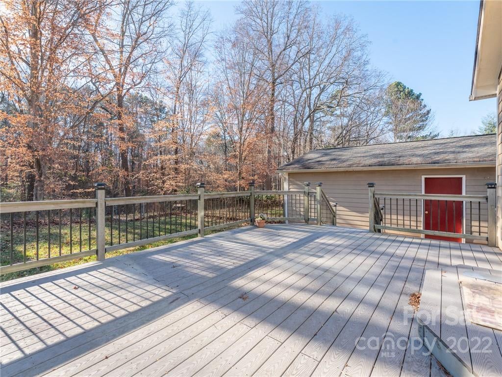 5400 Country Woods Dr