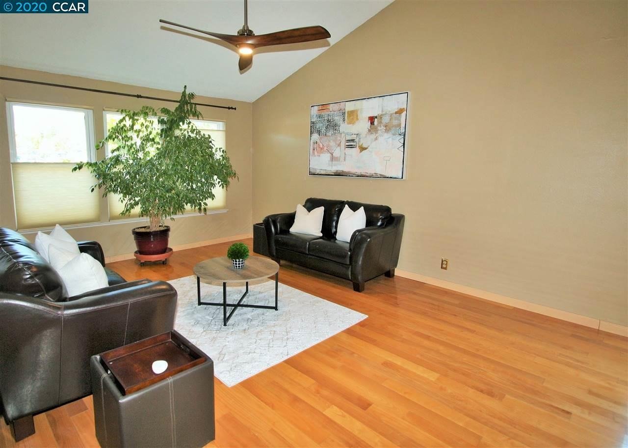 2152 Swan Lake Ct
