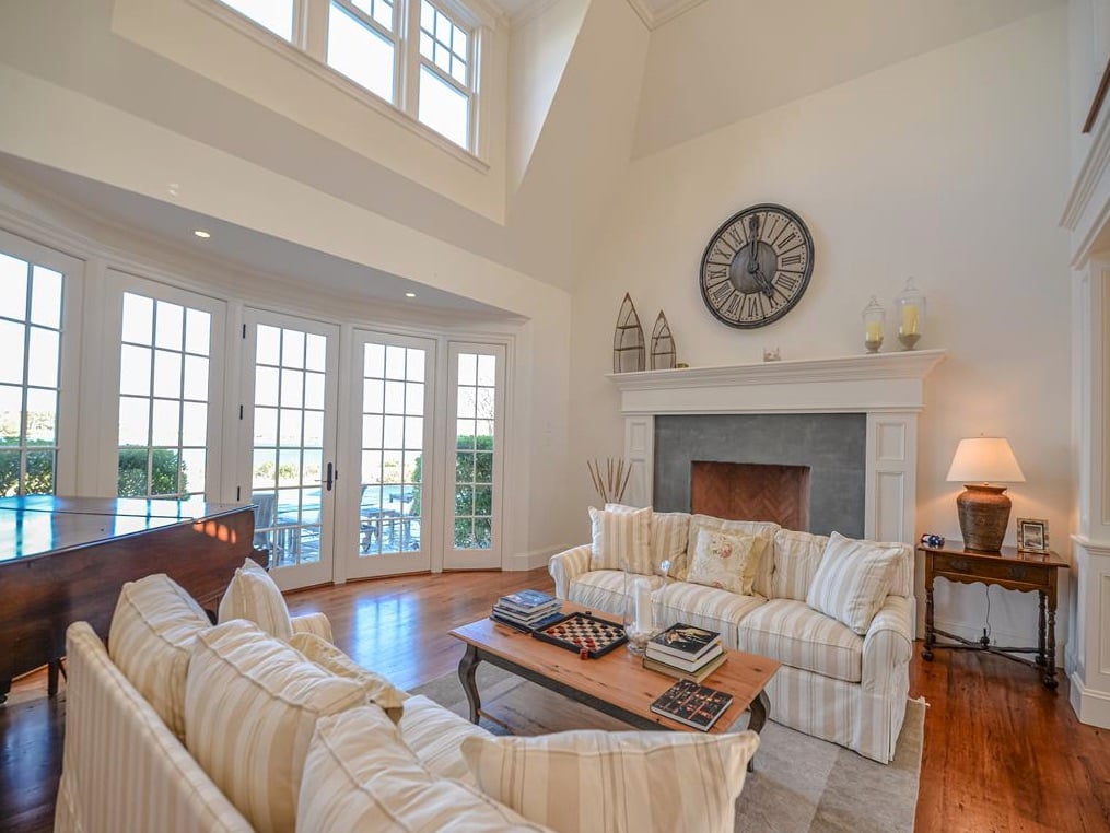 96 Beach Rd