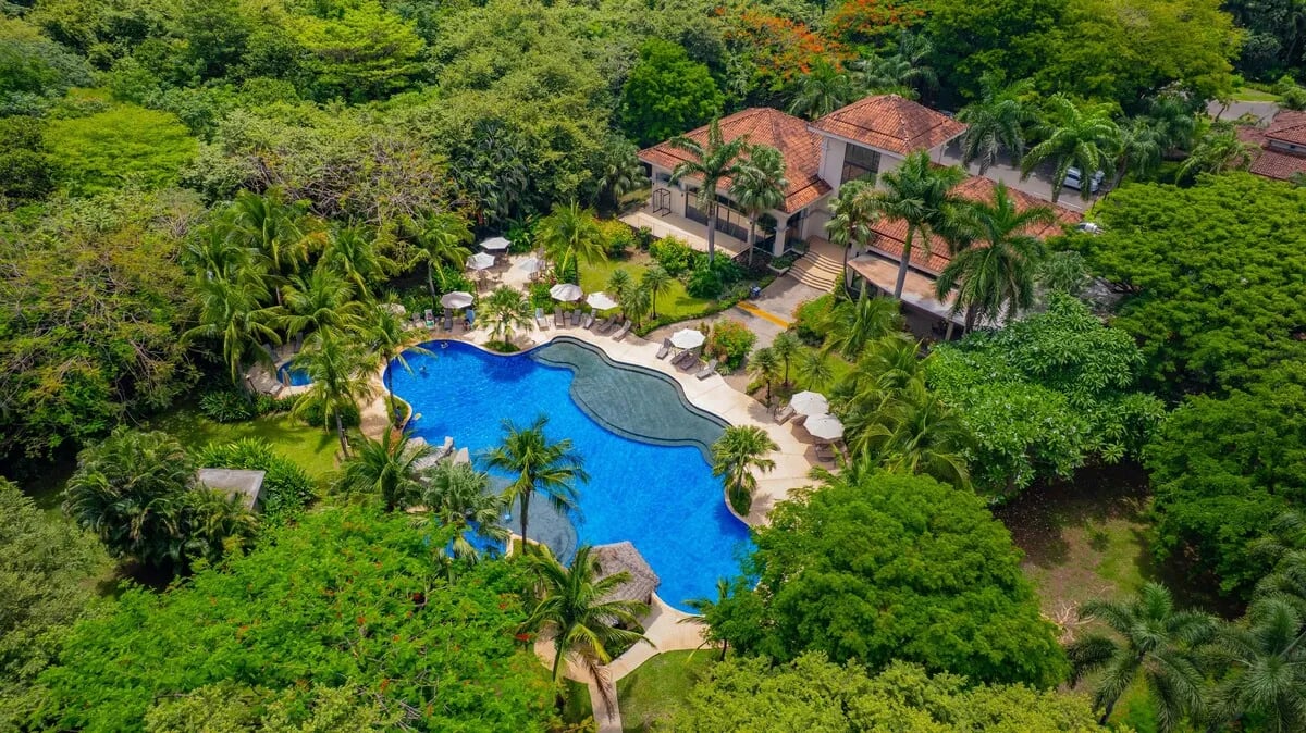 One-Level Home w/Solar, Pool, walk Club Access in Coco Bay Estates