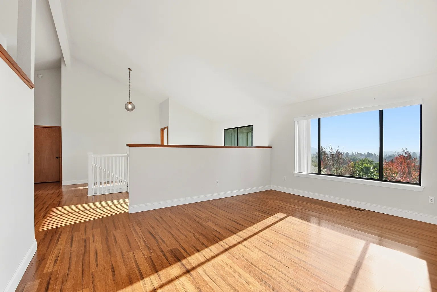 5827 La Cuesta Dr