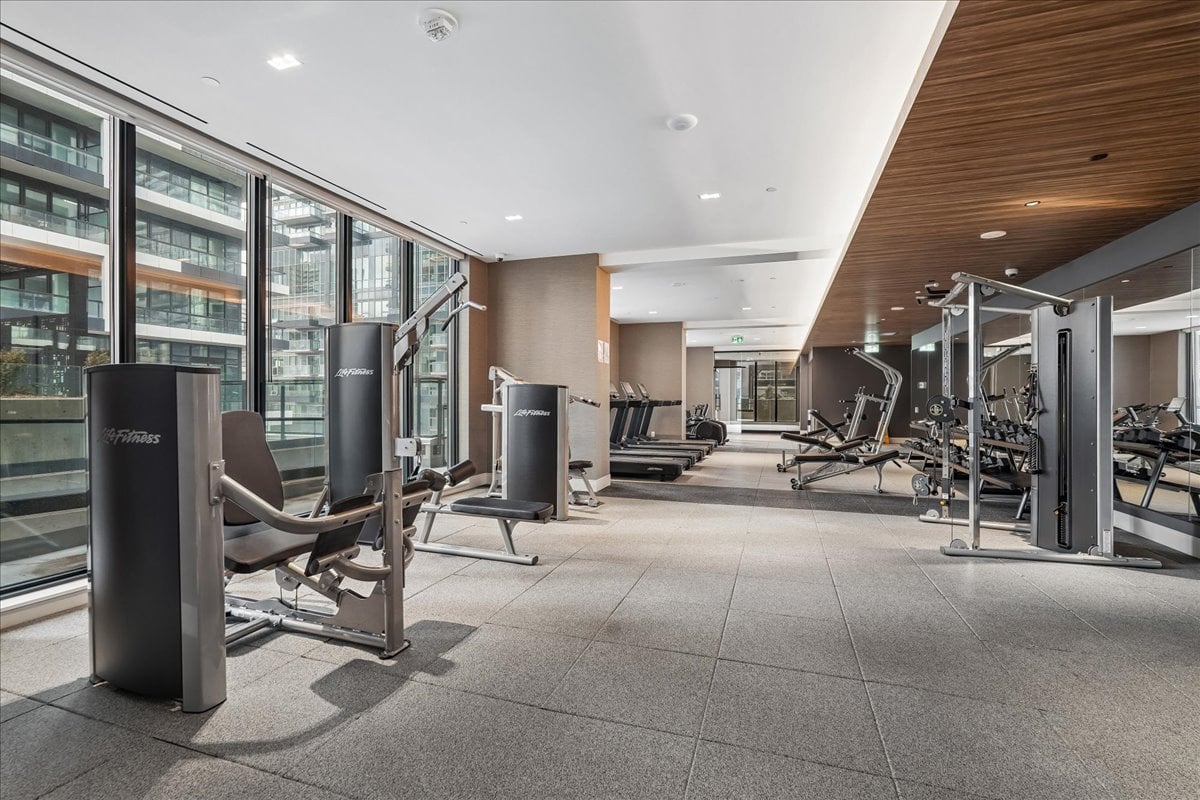 2-bedroom, 2-bathroom CORNER suite