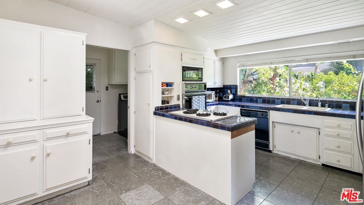 1501 Schuyler Rd