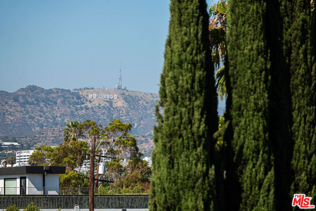 Highcliff Vista, N Stanley Ave, 90036