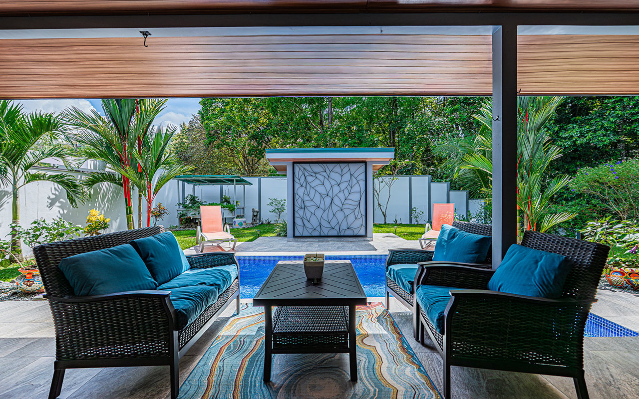 Home Near Downtown Uvita with Private Forest and Creek
