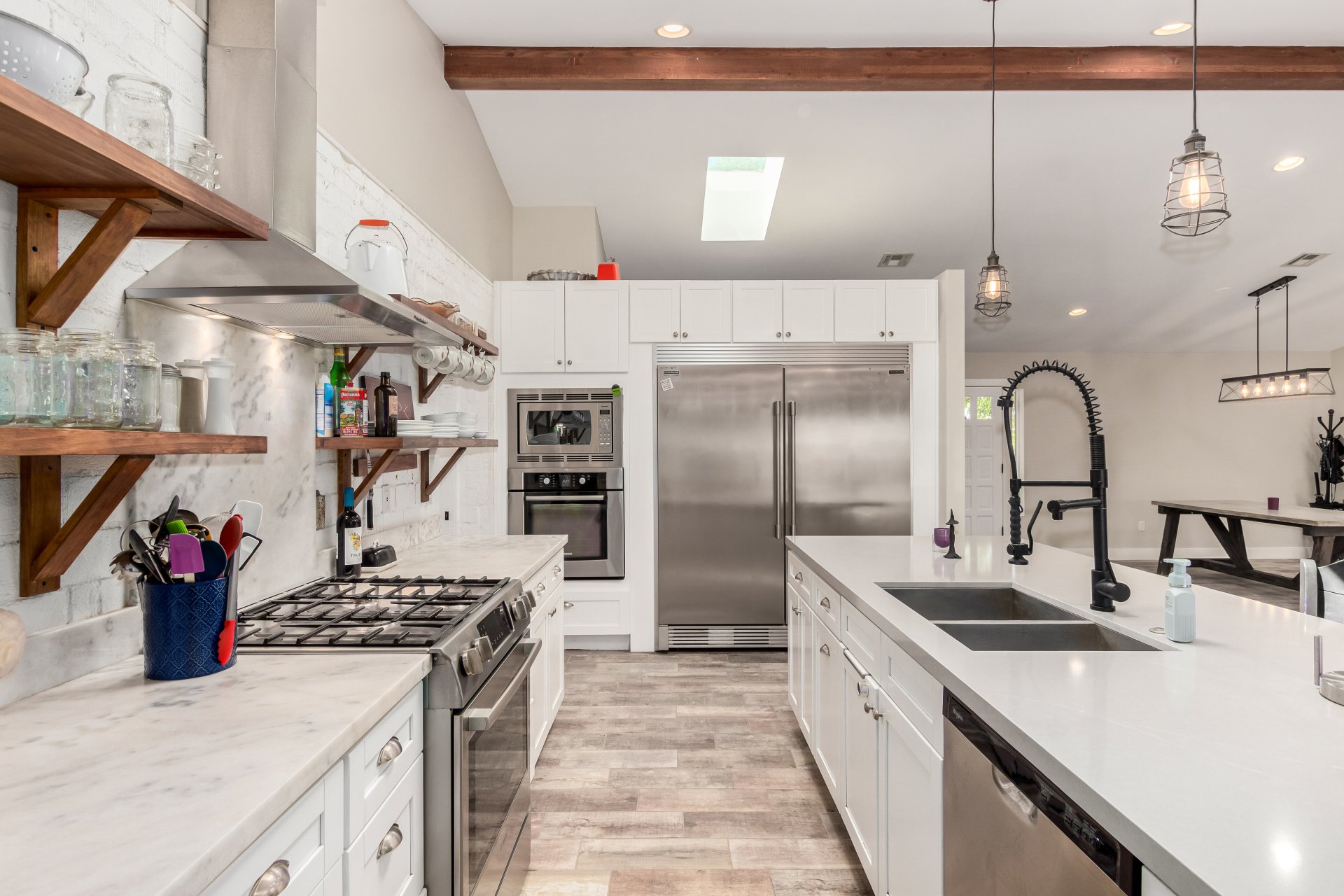 3439 N 45TH Place