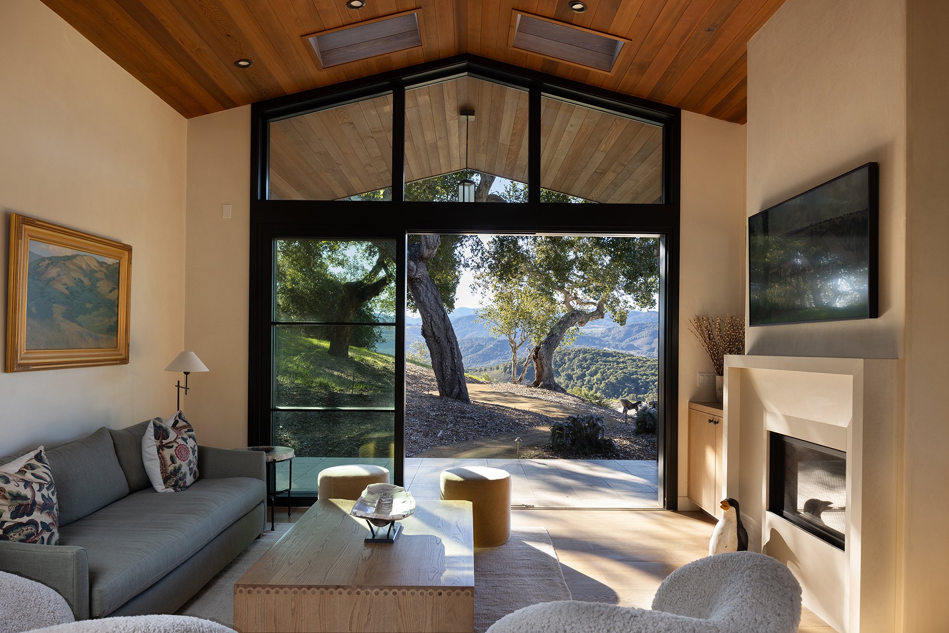 Este Canada | A Tehama Compound