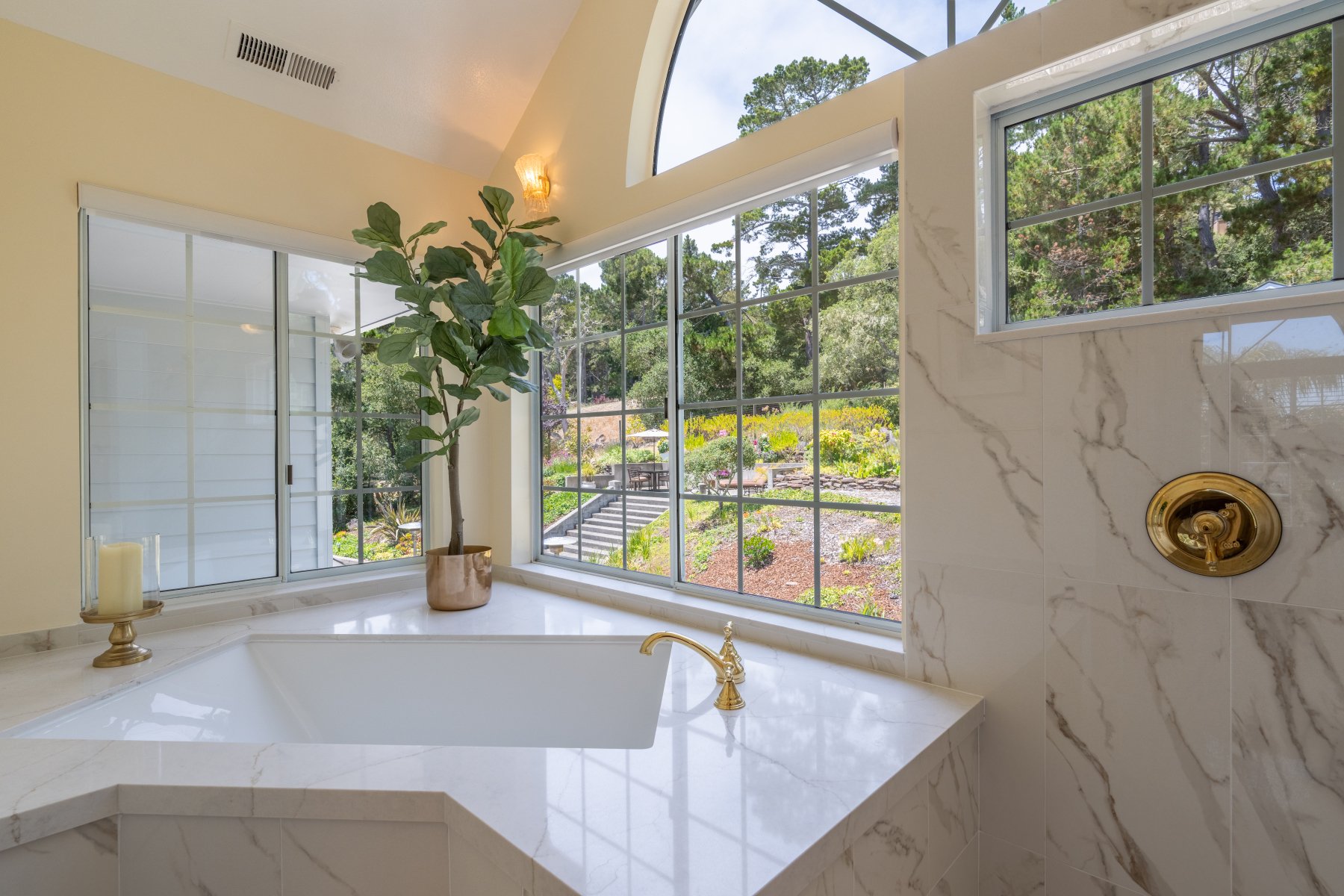 Monterey Hilltop Haven