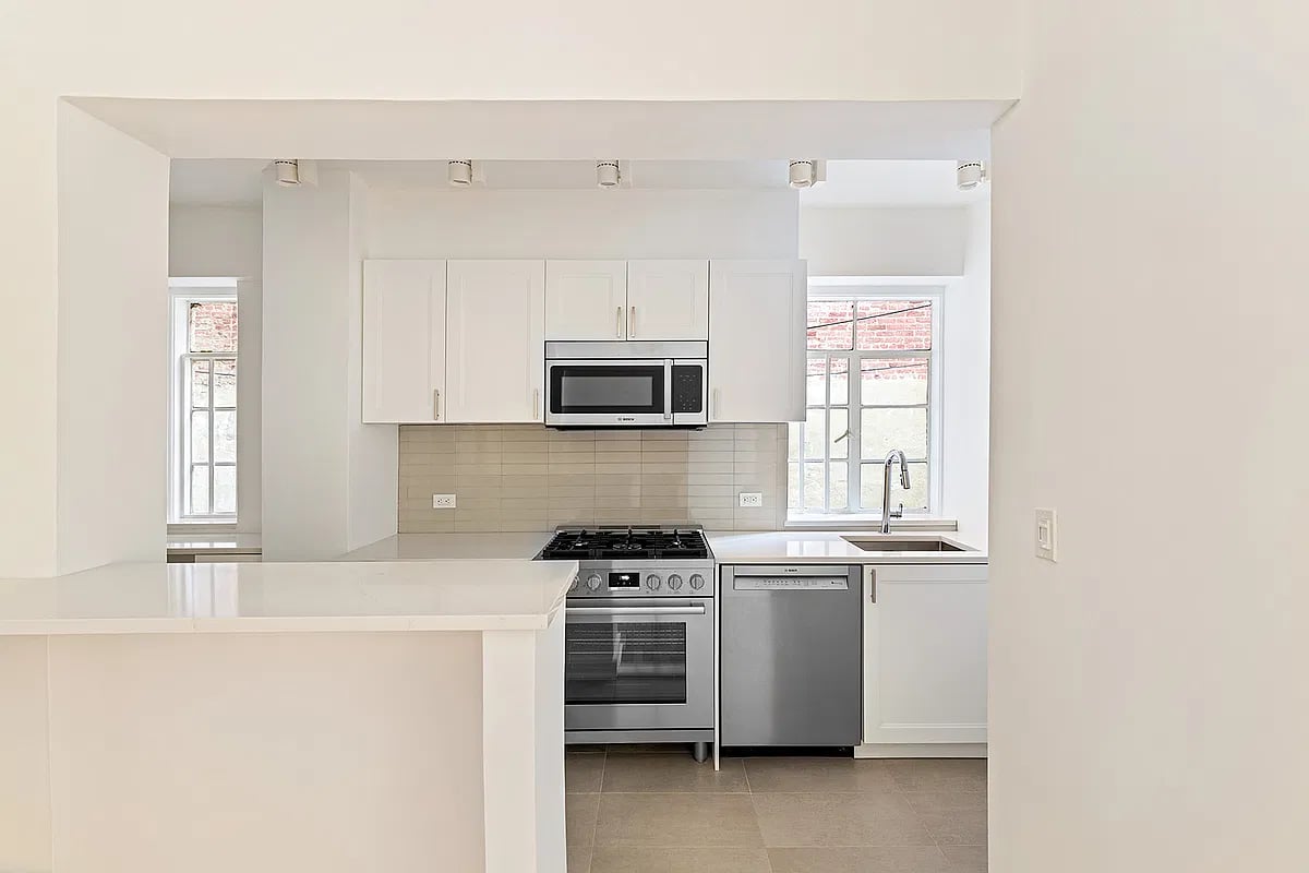57 Montague St #1I