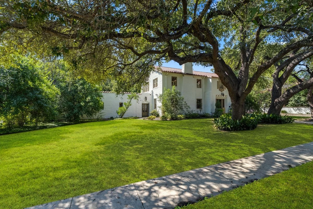 Historically Significant Spanish Revival in Monte Vista