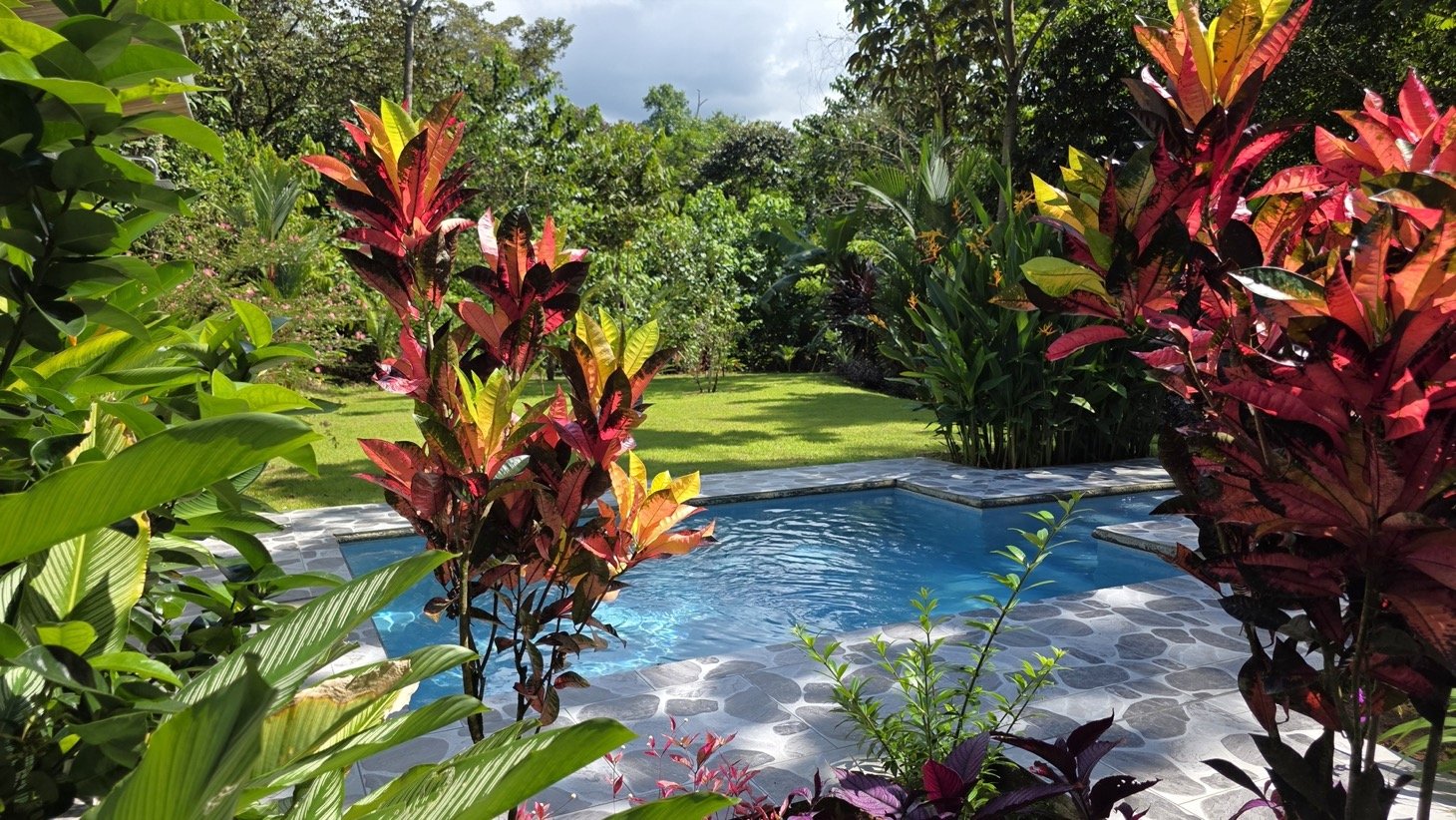 2 Bedroom Solar Home with Creek Frontage