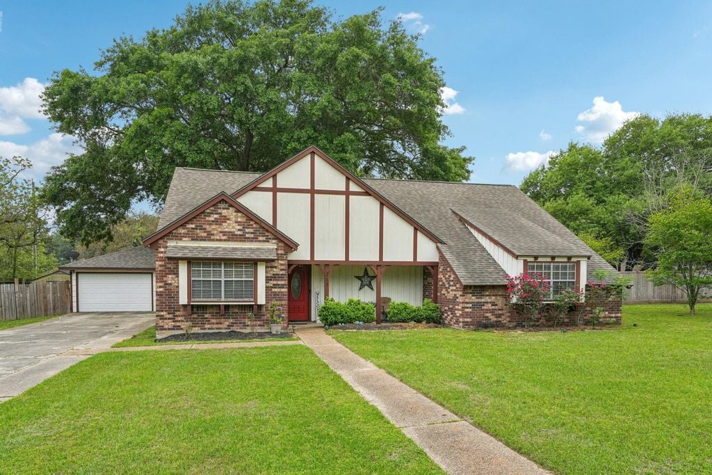 211 Beaumont Dr