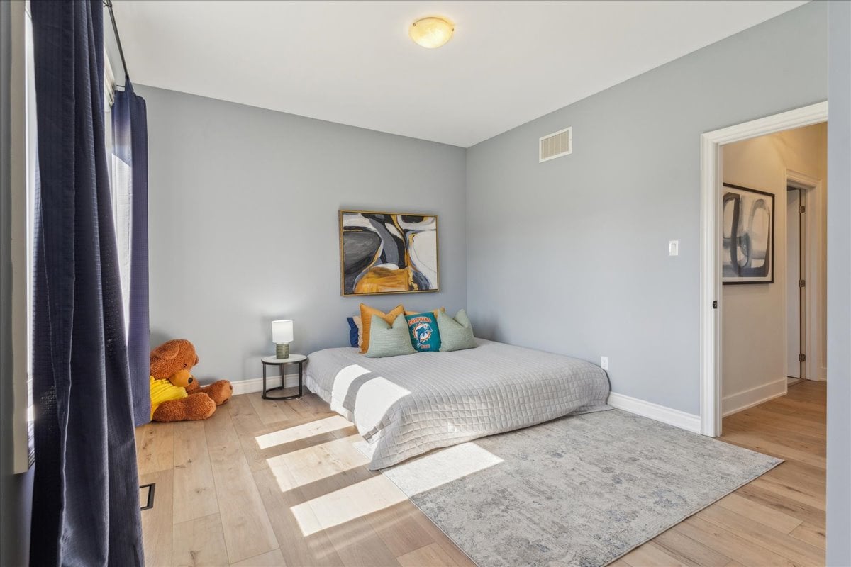 16 Goodwood St, Uxbridge
